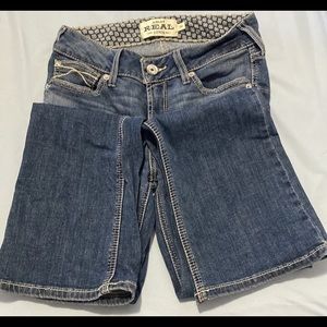 Ariat Womens Jeans. Size 29R. NWOT. Worn once to try on. They are mid rise.